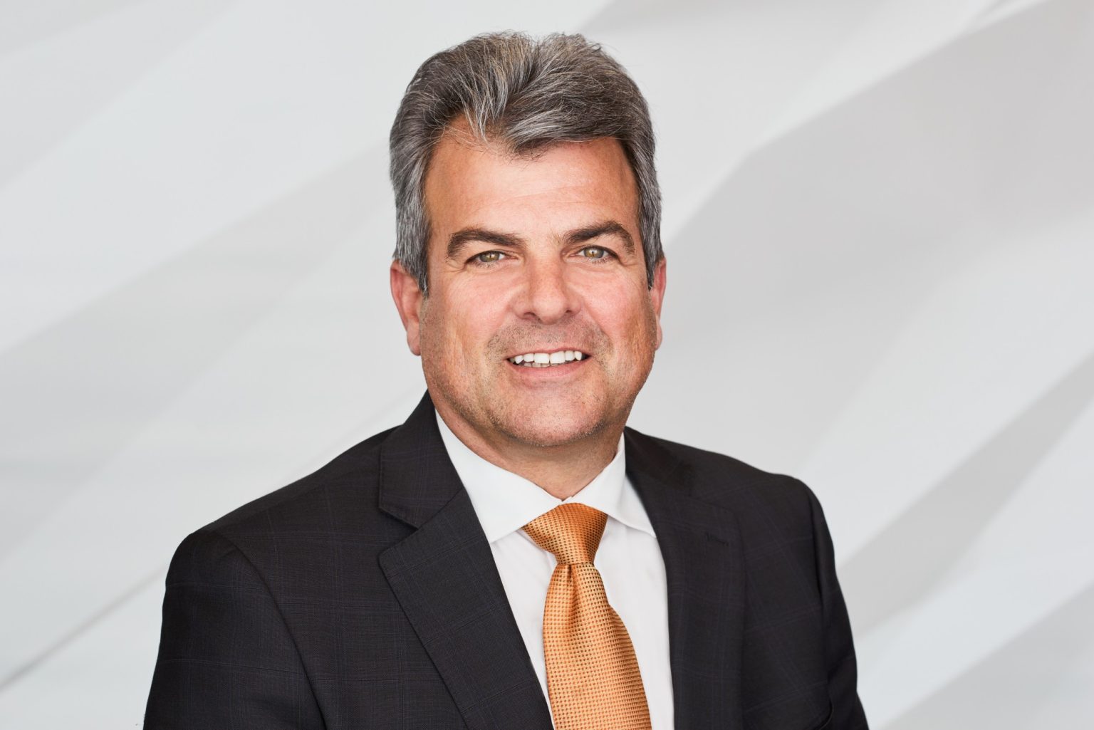 abb-canada-appoints-eric-deschenes-as-country-managing-director-and